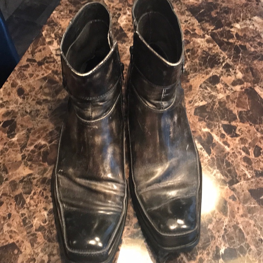 Men’s Robert Wayne boots size 13